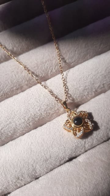 گردنبند نگین دار طلایی طرح گل تلسکوپی مناسب هدیه